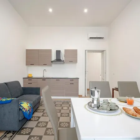 Guesthost - Levante Mare